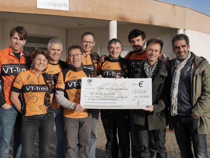 2016_Cheque_geant_un-revre-avivre-680x511.jpg